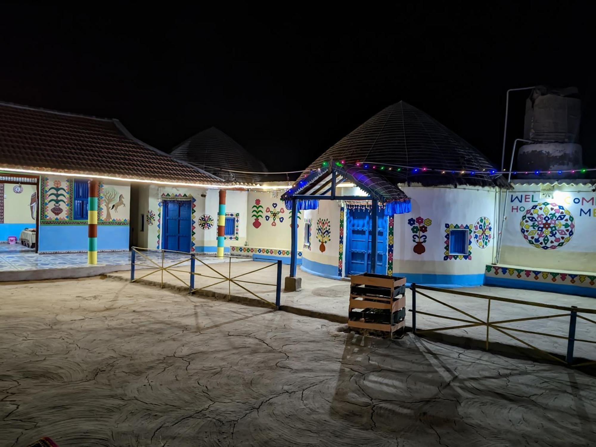 White Land Villagestay Dhordo Exterior photo