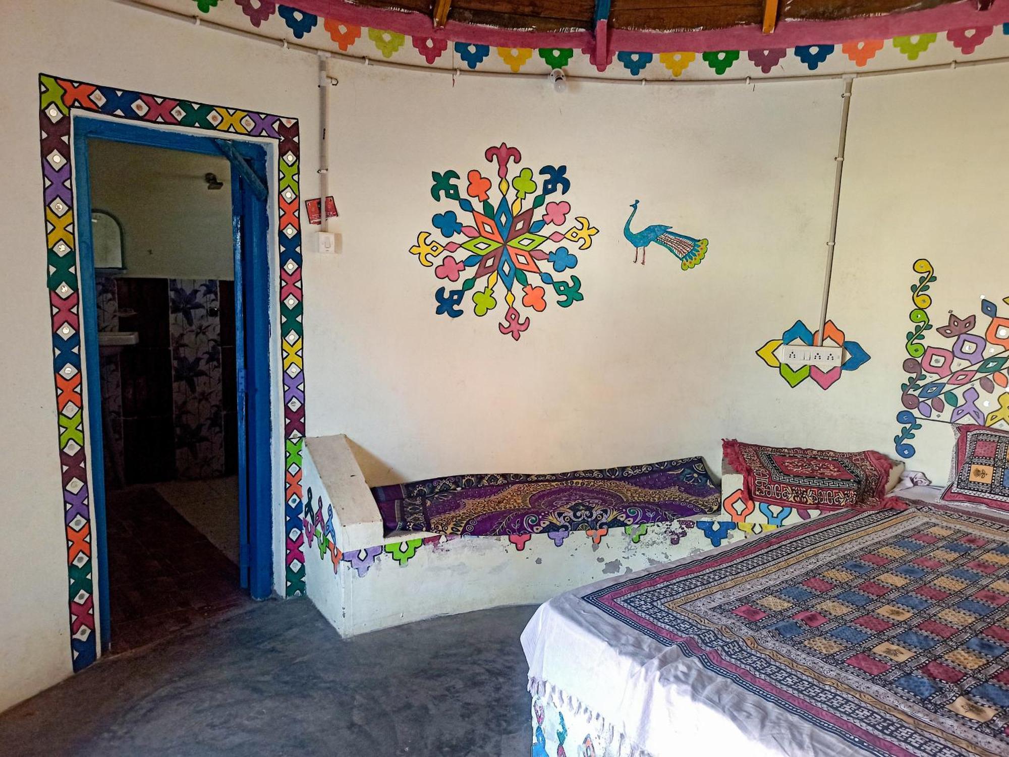 White Land Villagestay Dhordo Exterior photo