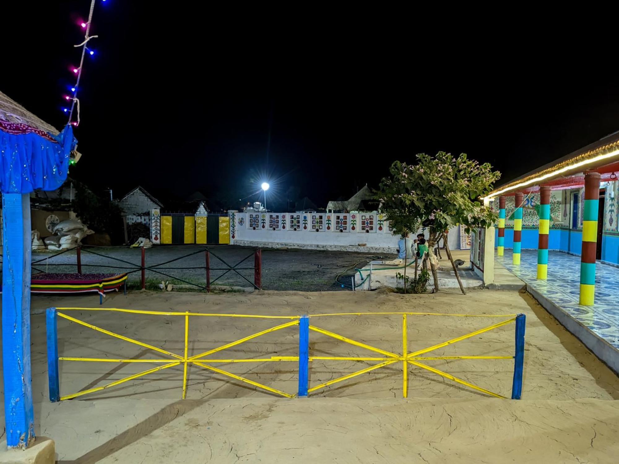 White Land Villagestay Dhordo Exterior photo