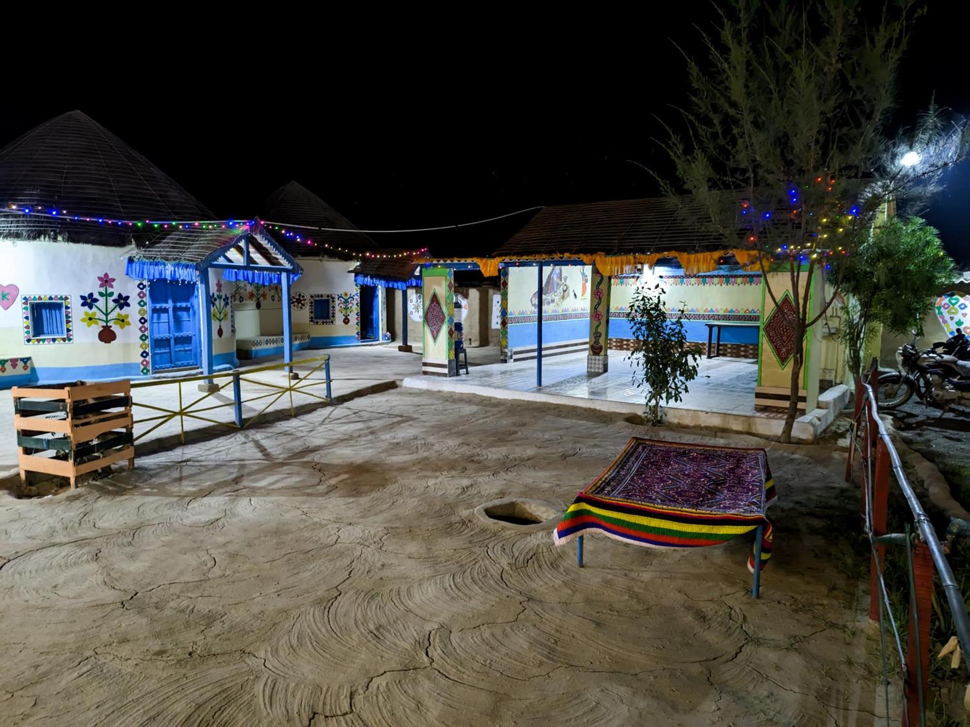 White Land Villagestay Dhordo Exterior photo