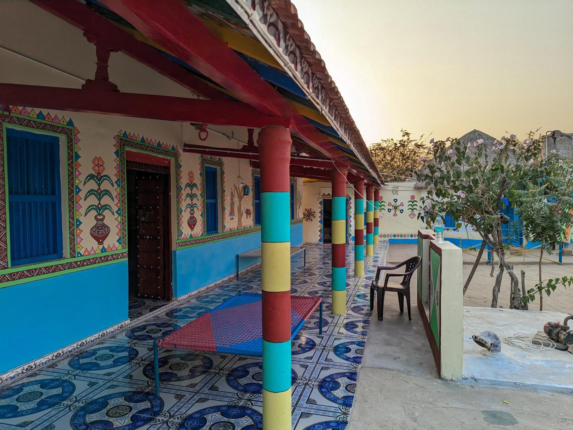 White Land Villagestay Dhordo Exterior photo